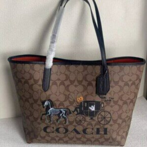 Coach Halloween tote and pumpkin driver coach wagon new - Picture 2 of 7